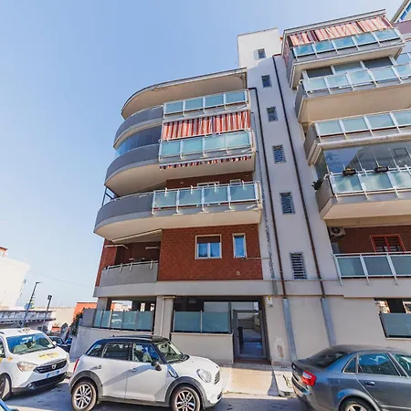 Wow Waterfront Apartment Bari